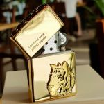 Bật lửa Zippo Hổ Mạ Vàng 23K – Biểu tượng quyền lực và đẳng cấp