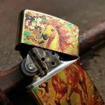 Bật lửa Zippo Mạ Vàng 18K Linh Vật Năm Bính Ngọ 2026 – Siêu Phẩm Phong Thủy Đẳng Cấp