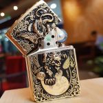 Bật lửa Zippo Kỳ lân ngậm kim tiền – Biểu tượng tài lộc và may mắn