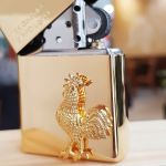 Zippo Tuổi Dậu Mạ Vàng 18K – Siêu Phẩm Mới Nhất 2025