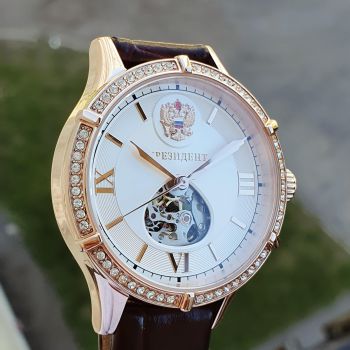 Đồng hồ Tổng thổng Nga nữ trắng hở tim cài đá 25227 4619161