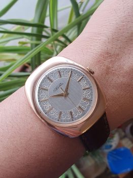 Đồng hồ cổ Liên Xô Raketa vàng đúc nguyên khối 583 - Đồng hồ có lượng vàng lớn nhất Liên Xô