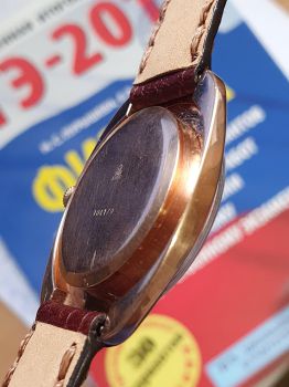 Đồng hồ cổ Liên Xô Raketa vàng đúc nguyên khối 583 - Đồng hồ có lượng vàng lớn nhất Liên Xô