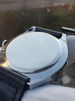 Đồng hồ DHCRAKETA17/11/20-02 24h mặt đỏ