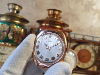 Đồng hồ cổ Liên Xô - Đồng hồ Raketa trứng vàng 583 dành cho sỹ quan cao cấp