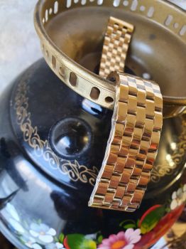 DAY10 Dây kim loại mạ vàng đồng hồ size 20, màu vàng tươi, dây khóa bướm, mắt đặc( Đầy đủ các size)