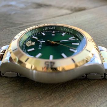 Đồng Hồ Nam Versace Hellenyium Men's Watch Green Dial 42mm VE3A00720 Phối Màu