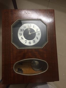 Đồng hồ treo tường Liên Xô