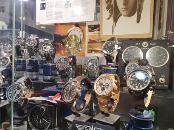 Mua đồng hồ ở Quảng Bình - Cửa hàng đồng hồ Vũ Anh Watch