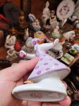 Tượng gốm sứ Liên Xô - Em bé hái nấm