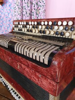 Phong cầm Liên Xô - Nhạc cụ truyền thống Nga