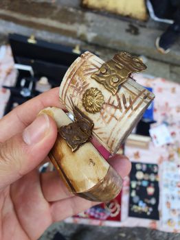 Hộp đựng bằng xương Liên Xô