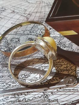 Nhẫn Hổ phách - mặt vàng bơ, nhẫn bạc 925