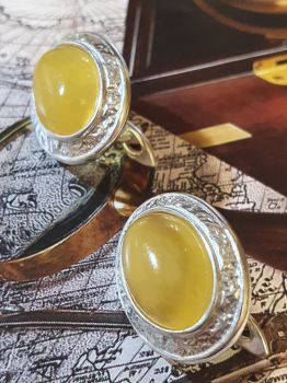 Bông tai Hổ phách - mặt vàng bơ, nhẫn bạc nguyên chất 925