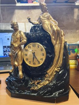 Đồng hồ để bàn Nga tượng đá Molnija máy tuần