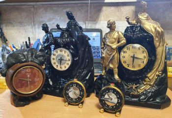 Đồng hồ cho người khiếm thị - Đồng hồ để bàn báo thức Liên Xô