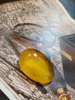 Nhẫn hổ phách nam - Mặt vàng bơ tự nhiên 100%