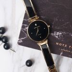 Đồng Hồ Nữ Anne Klein 1980BKGB Kiềng Lắc Màu Đen Vàng