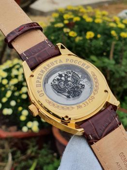 Đồng hồ chữ ký tổng thống 252CK134