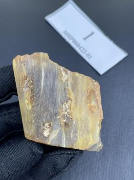 Mặt dây chuyền hổ phách MHP060422-01