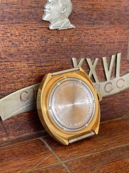 Bán đồng hồ nga - Địa chỉ phân phối hàng chính hãng từ nhà máy đồng hồ Nga