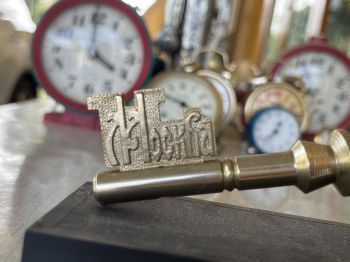 Đồng hồ để bàn chìa khóa Liên Xô Slava Moskva CCCP