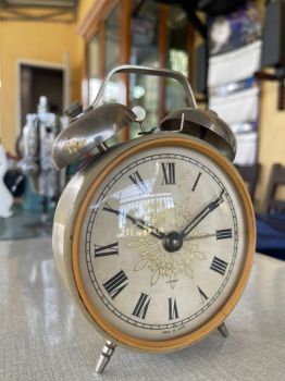 Đồng hồ Oryol hoặc Orel (tiếng Nga: Орёл) để bàn báo thức