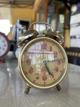 Đồng hồ báo thức Slava Liên Xô