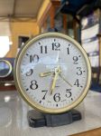 Đồng hồ Jantar Liên Xô để bàn báo thức