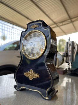 Đồng hồ Agat Liên Xô để bàn màu đen