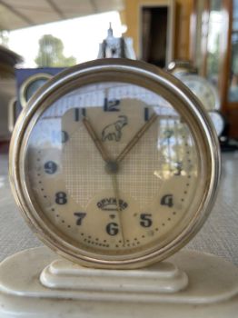 Đồng hồ báo thức để bàn Liên Xô chú voi