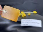 Mặt dây chuyền hổ phách hình chữ nhật màu vàng cam MHP230922-03