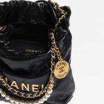 Túi Đeo Chéo Nữ Chanel 22 Mini Pearl Handbag Shiny Crumpled Calfskin & Gold-Tone Metal Black Màu Đen