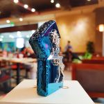 Bật lửa Zippo 252BL048 Ngựa 3D phiên bản mới nhất với hình ngựa ốp nổi màu vàng