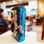 Bật lửa Zippo 252BL048 Ngựa 3D phiên bản mới nhất với hình ngựa ốp nổi màu vàng