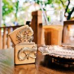 Set Bật lửa Zippo 252BL049 Rồng Cuộn Ngọc Limited + Kính Zippo Chính Hãng - Kết hợp hoàn hảo của nghệ thuật và chất lượng
