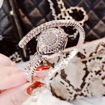 Đồng hồ Melissa F6483 phiên bản mới dạng lắc, đầu rắn đính đá đẹp sang hết ý