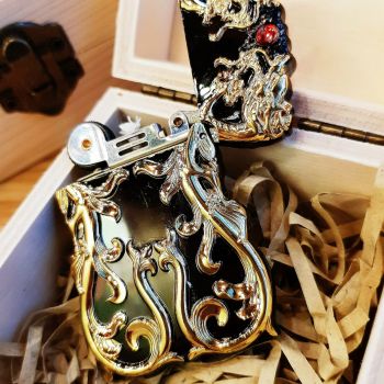 Bật lửa Zippo 252BL054 - Mẫu slim cầm gọn nhẹ với thiết kế SONG LONG THANH CHÂU với hình ảnh đôi rồng cùng đoạt ngọc